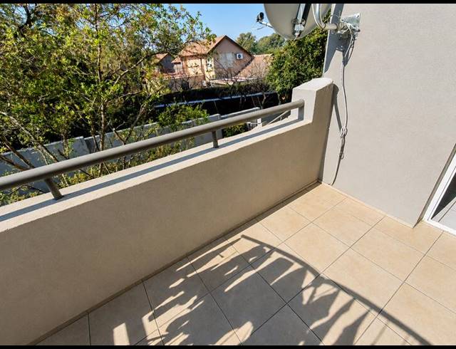 3 BEDROOM APARTMENT FOR SALE IN VORNA VALLEY